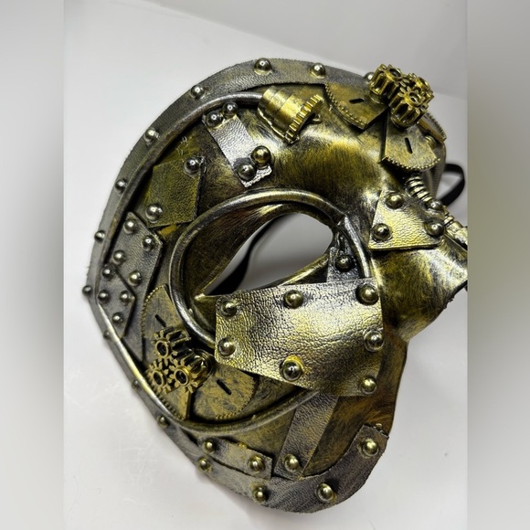 Steampunk Half Face Mask - Gold and Black - Picture 2 of 7
